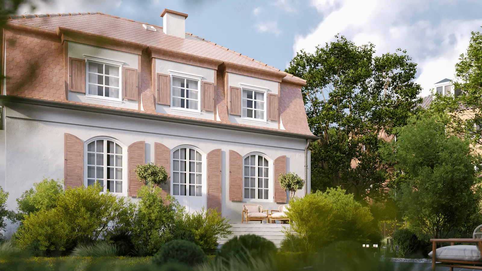 Ein zweistöckiges Haus mit rotem Dach, Bogenfenstern und umgebendem Grün. Im Garten gibt es Büsche und Bäume.